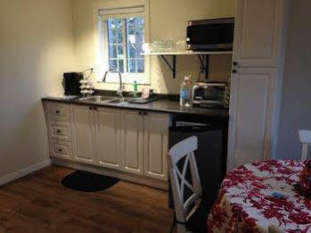 The Treehouse Bed And Breakfast Flesherton Exterior foto
